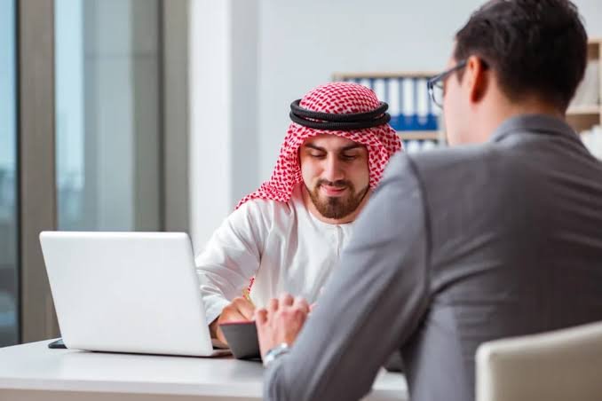 متى يحق للكفيل إلغاء الإقامة في الإمارات - دليل شامل
